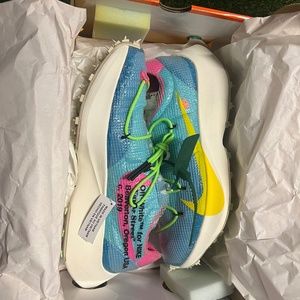 Off-White Vapor Street